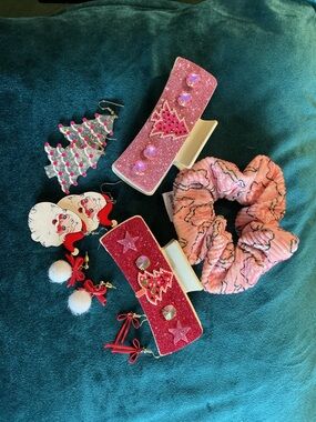 🎄✨ Holiday Glam Bundle – Festive Hair Clips, Earrings & Scrunchie Set ✨🎄